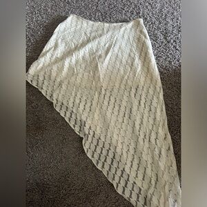 BCBG size 6 Cream Skirt lace